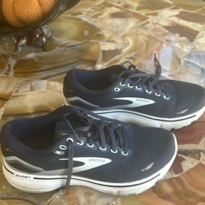 Brooks women’s ghost 15 woman’s neutral running shoe size 7
